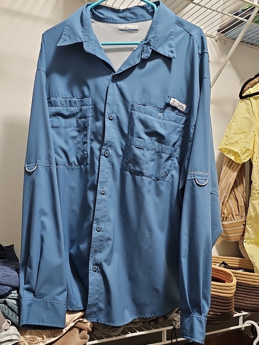 Columbia Men's Blue Long-Sleeve Performance Fishing Shirt